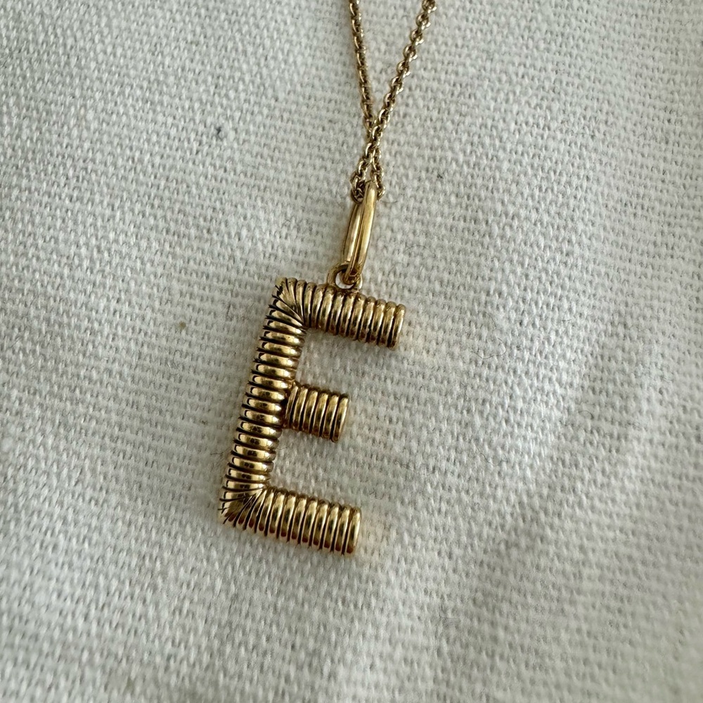 Mejuri - Bold Letter Pendant Necklace in letter "E"